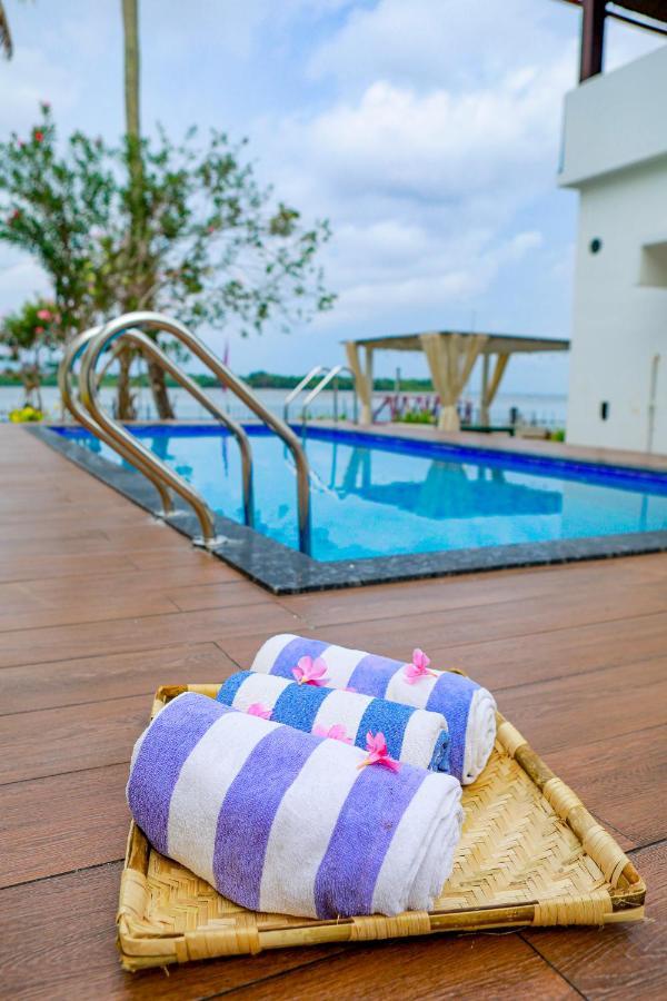 Seclude By The Lake, Alleppey Hotel Alappuzha Buitenkant foto